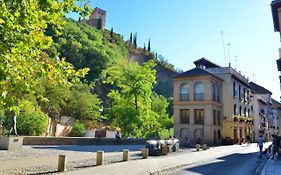 Memories of the Alhambra, Paseo de los tristes ,Centrical